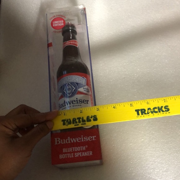Budweiser bluetooth speaker - Picture 10 of 12